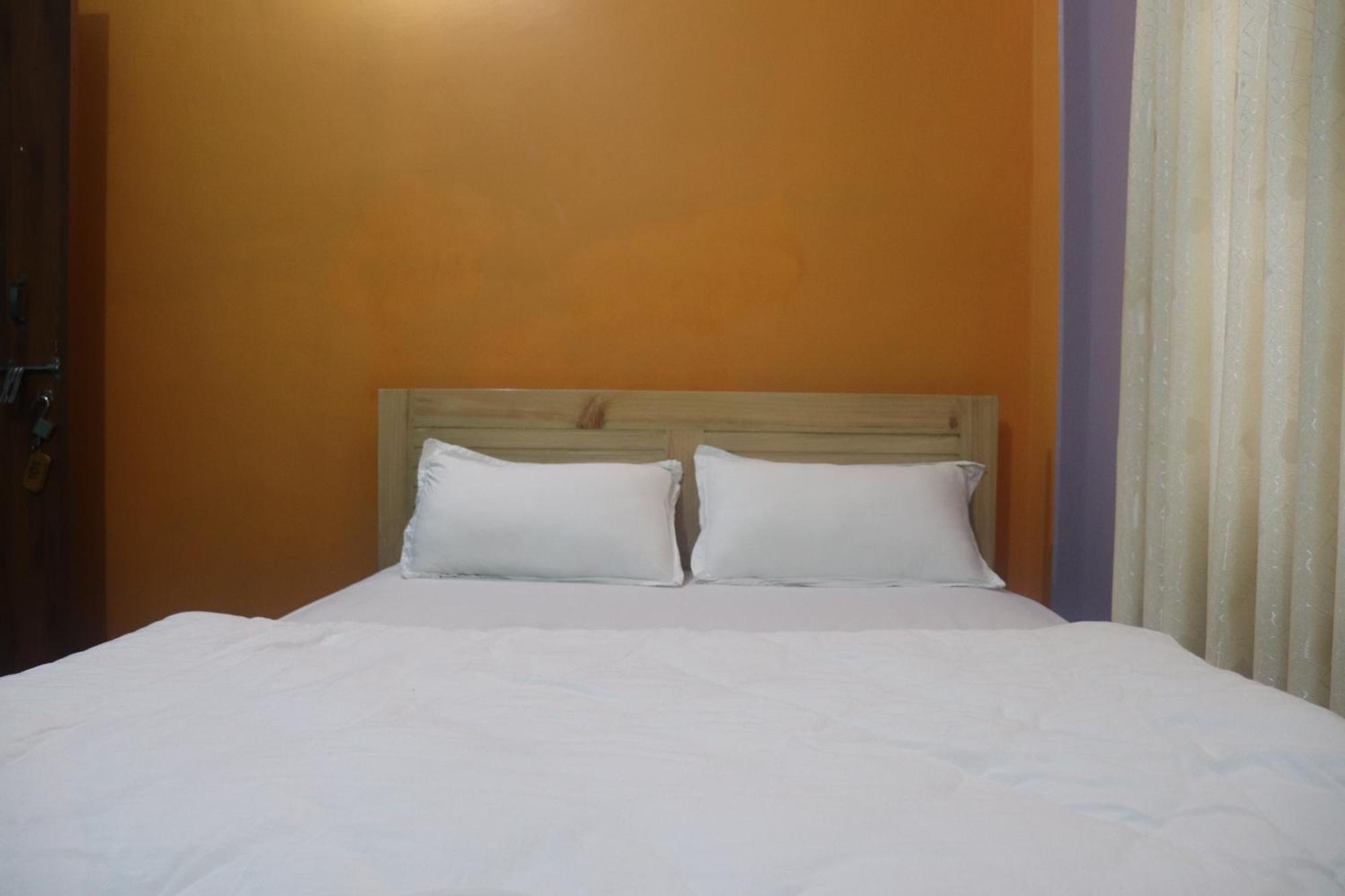 Hotel Young'S Stupa Ranipauwa Room photo